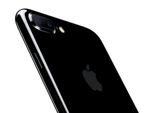 iphone7plus-jetblk-34br-leanforward_pr-print